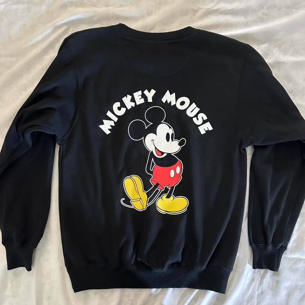 Mickey & Minnie Friend Cartoon Disneyland Sweatshirt.
Sz S
Excellent Condition